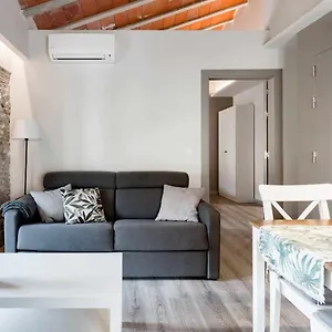 https://revitalized-downtown-apartment-in-historical-building.catalonia-hotels.com