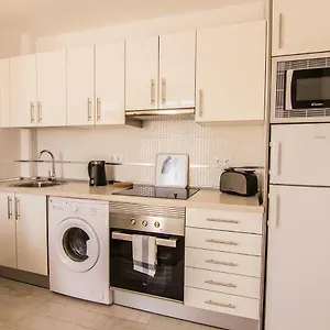 https://los-gracioseros-118.in-canary-islands.com